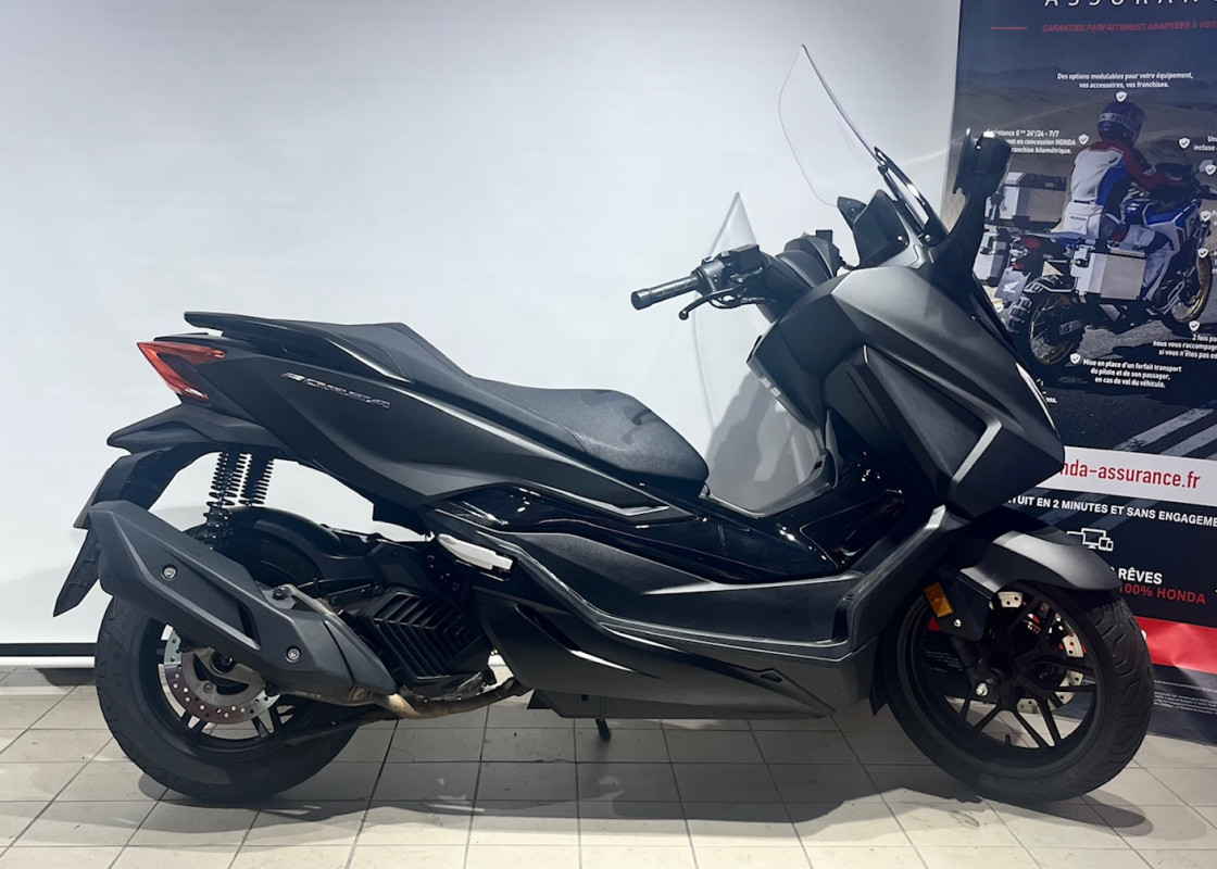 HONDA VFR 1200 F - 111/MOIS LEGEND BIKE  MEAUX 